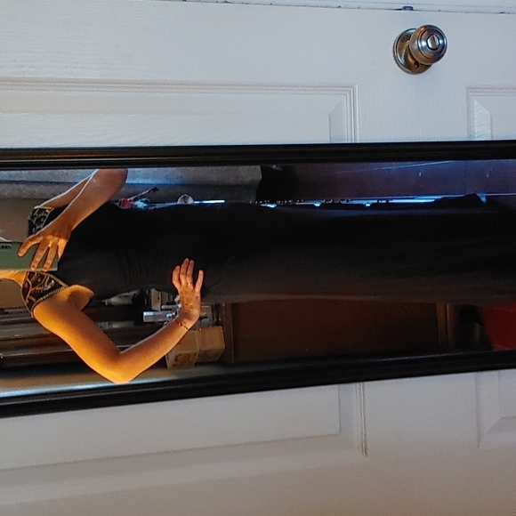 Xscape by Joanna Chen navy embellished shoulder long gown. Size 8. - Picture 2 of 9